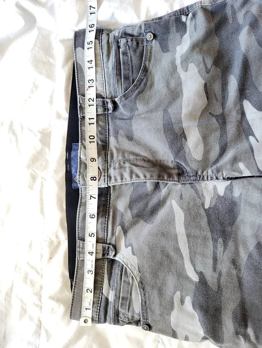 Democracy Sz 8 Camo Grey/Green  All Way Stretch Shorts - Picture 6 of 10